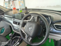 White Tata Safari Xt plus 2.0