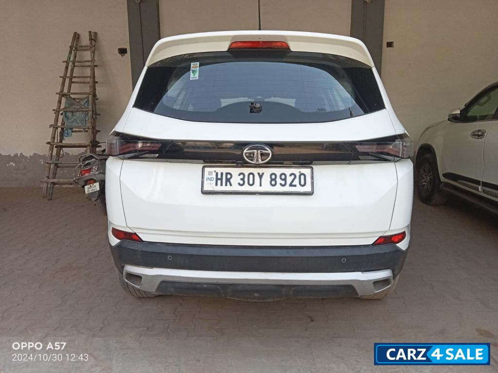 White Tata Safari Xt plus 2.0