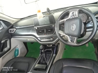 White Tata Safari Xt plus 2.0