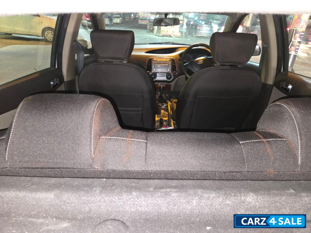 Beige Hyundai i20 Magna 1.2