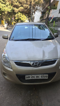 Beige Hyundai i20 Magna 1.2