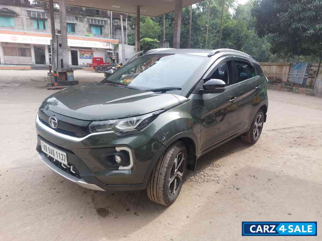 Tata Nexon XZ plus s dual tone