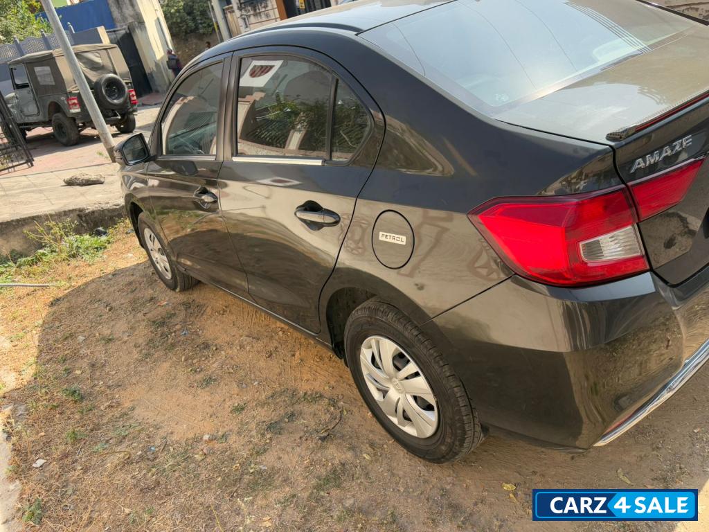 Metallic Brown Honda Amaze S MT
