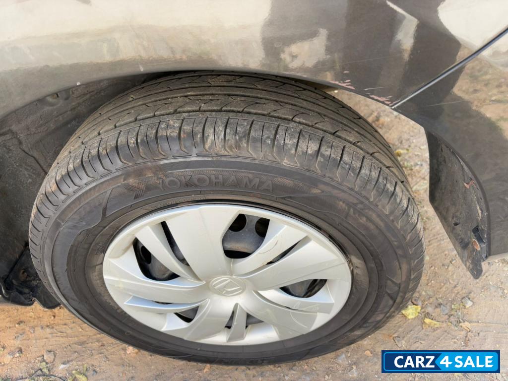 Metallic Brown Honda Amaze S MT