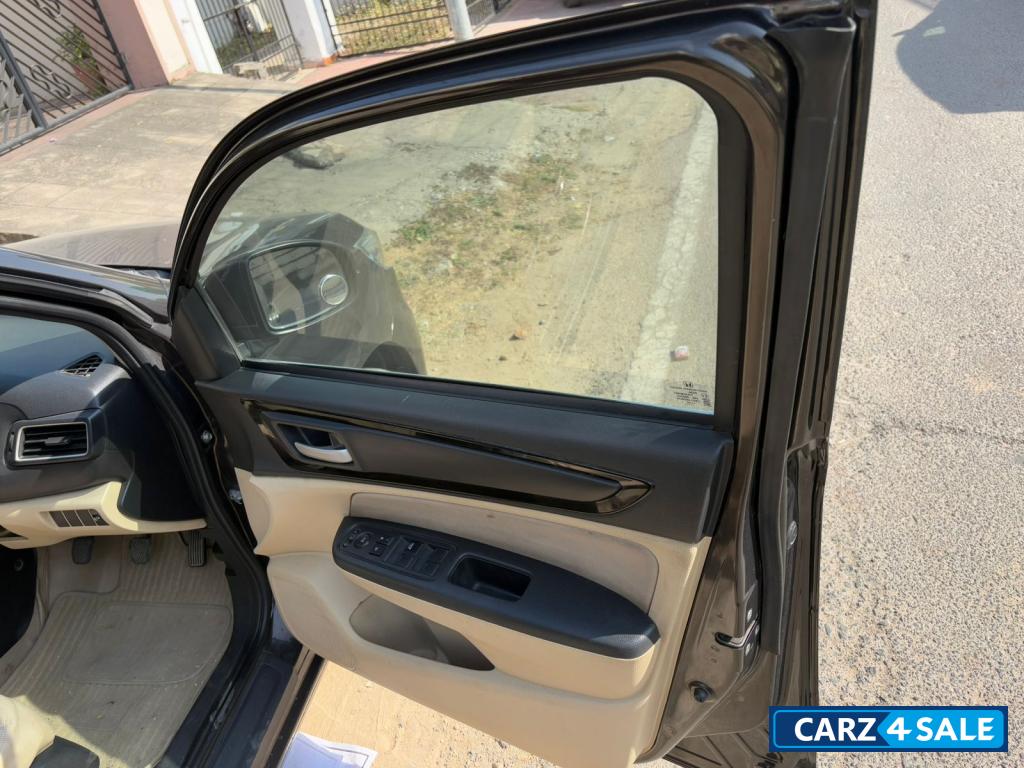 Metallic Brown Honda Amaze S MT