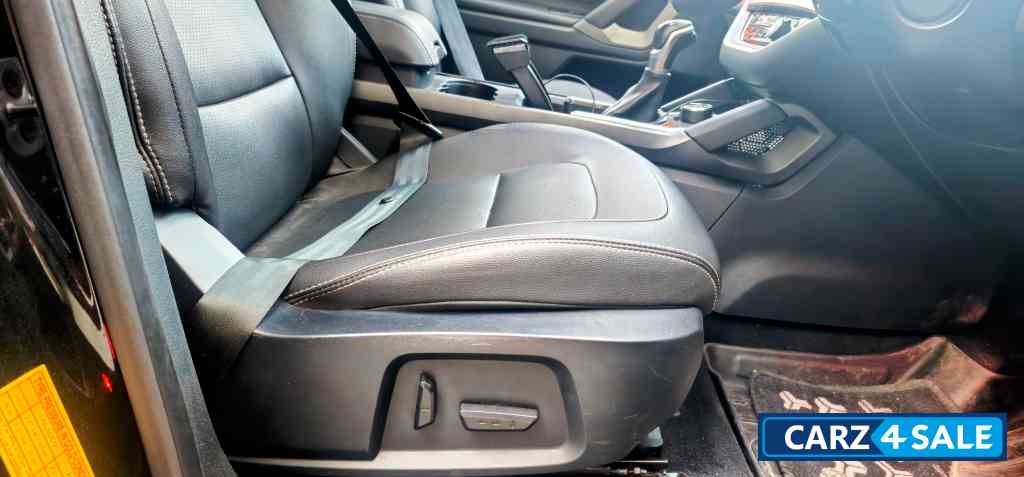 Dark Black Tata Harrier XZA+ DARK EDITION