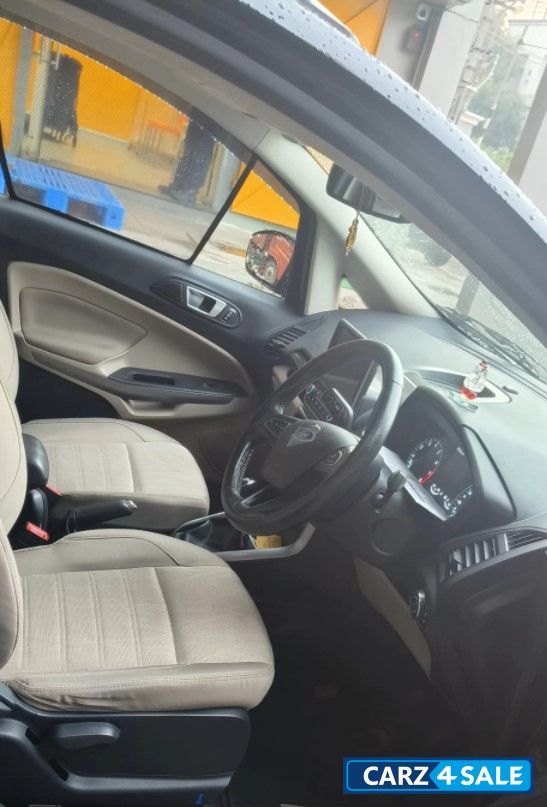 Black Ford Ecosport Titanium 1.5 VCT MT