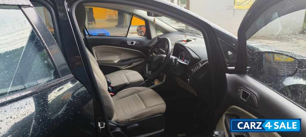 Black Ford Ecosport Titanium 1.5 VCT MT