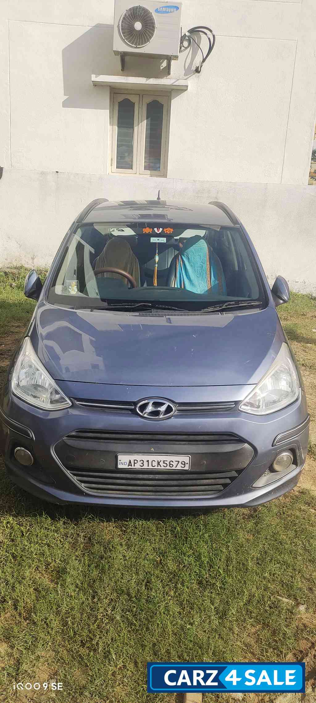 Blue Hyundai i10 Asta