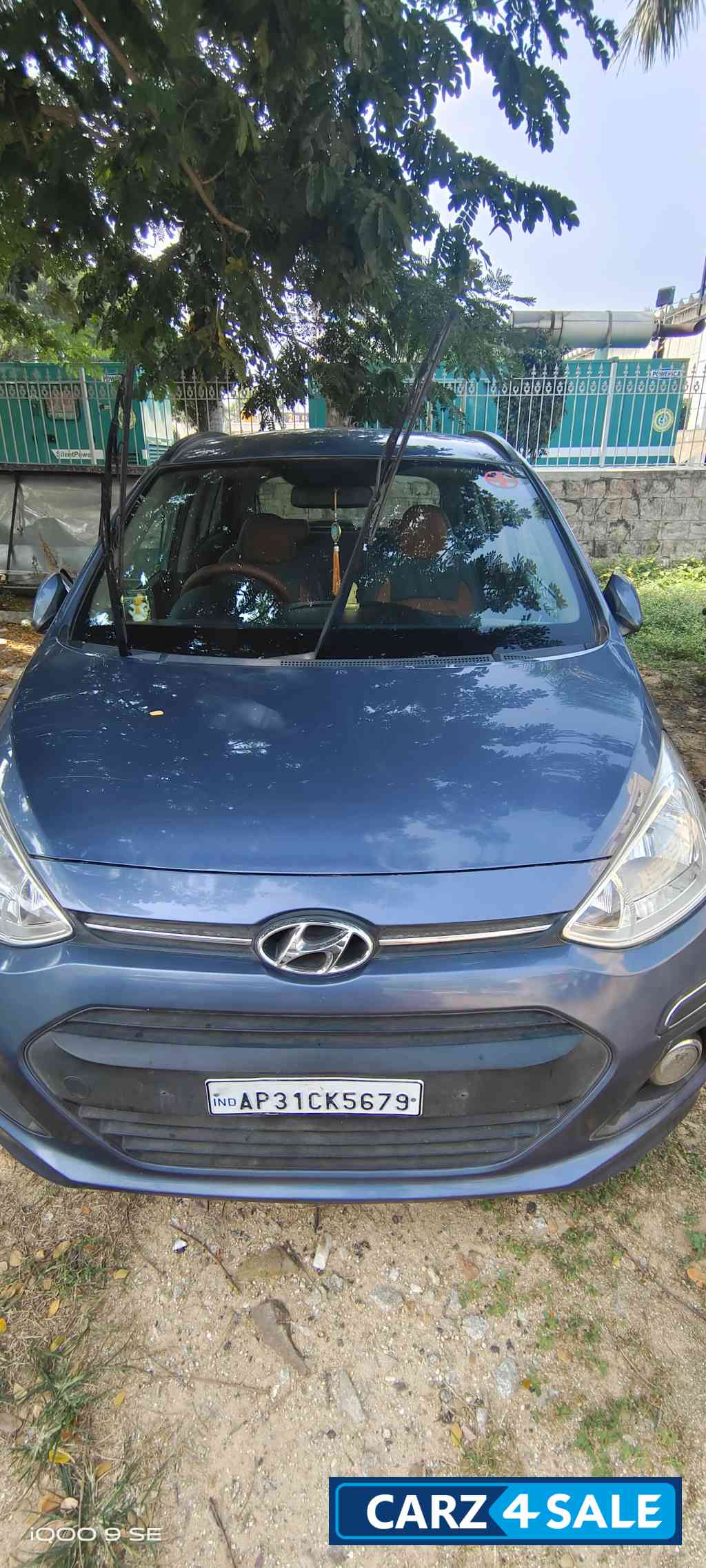 Blue Hyundai i10 Asta