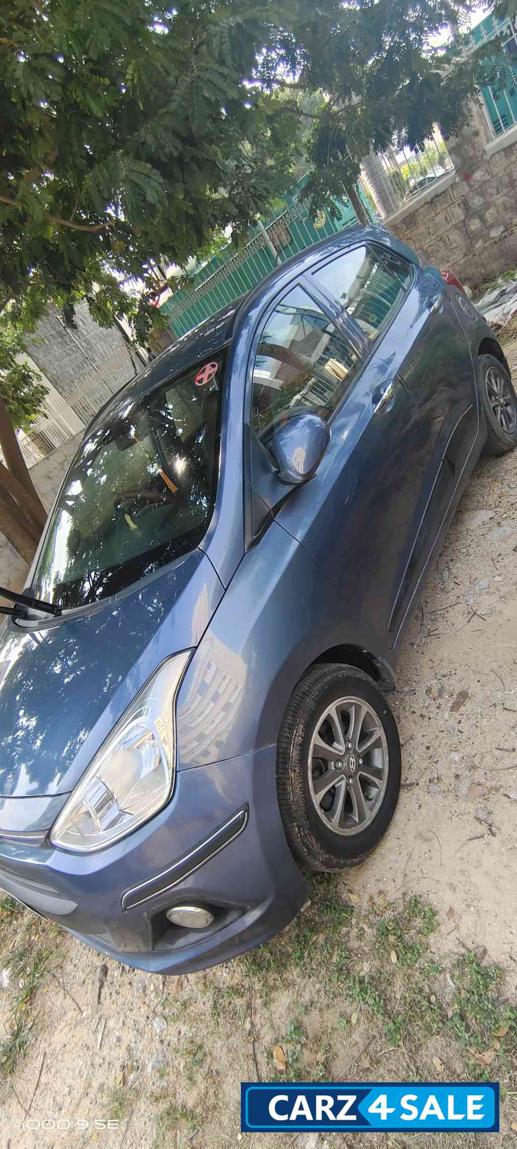 Blue Hyundai i10 Asta