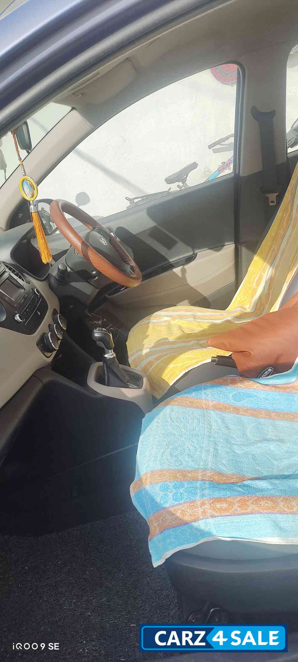 Blue Hyundai i10 Asta