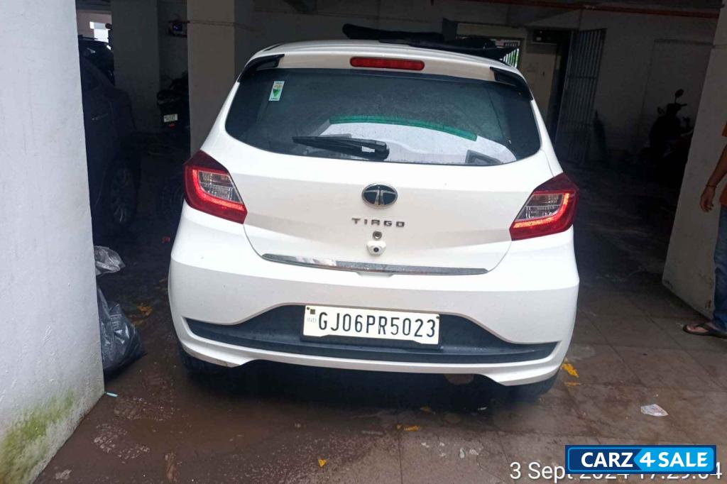 White Tata Tiago Xz+
