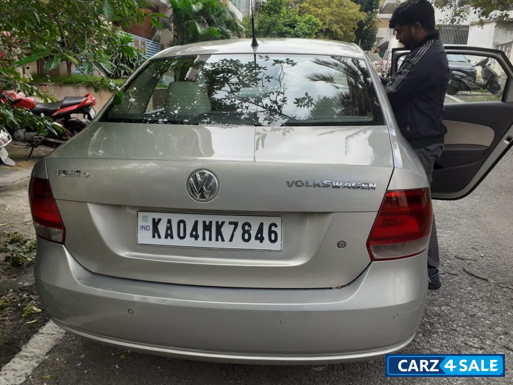 Beige Volkswagen Vento Diesel1.6CR  comfortline