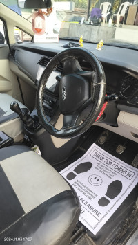 Mahindra Marazzo M2 8 str