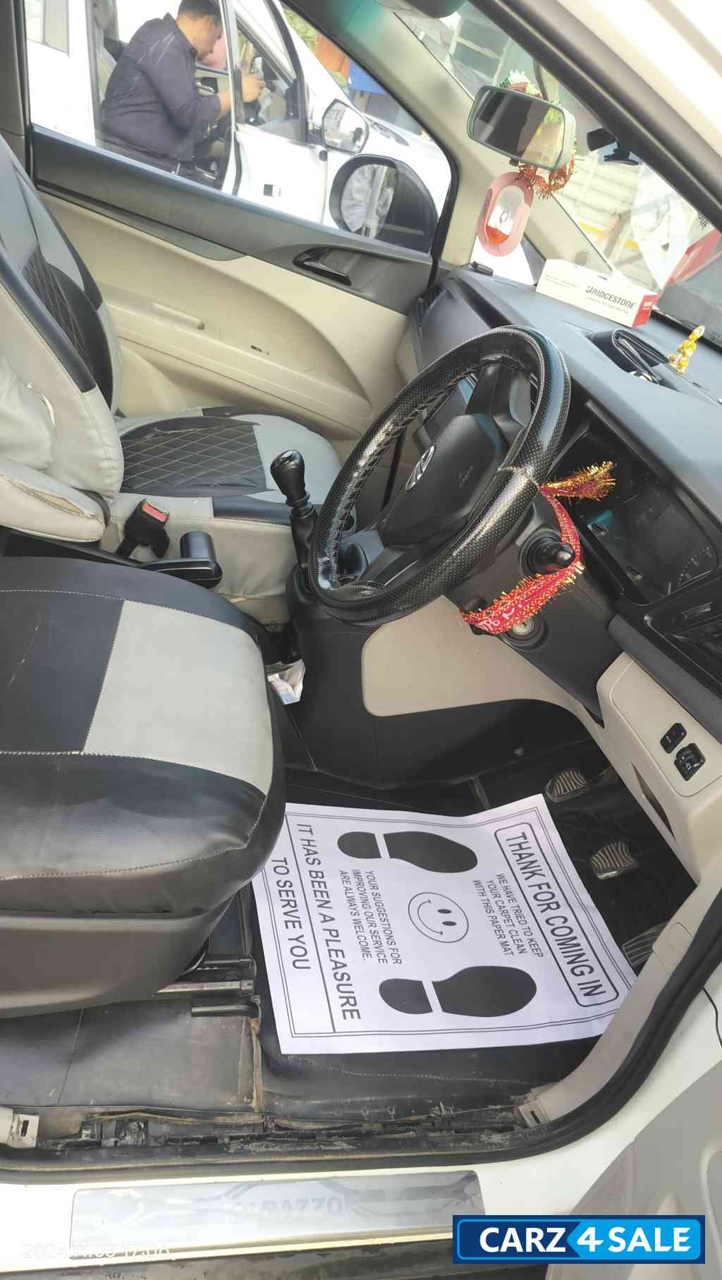 Mahindra Marazzo M2 8 str