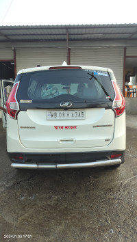 Mahindra Marazzo M2 8 str