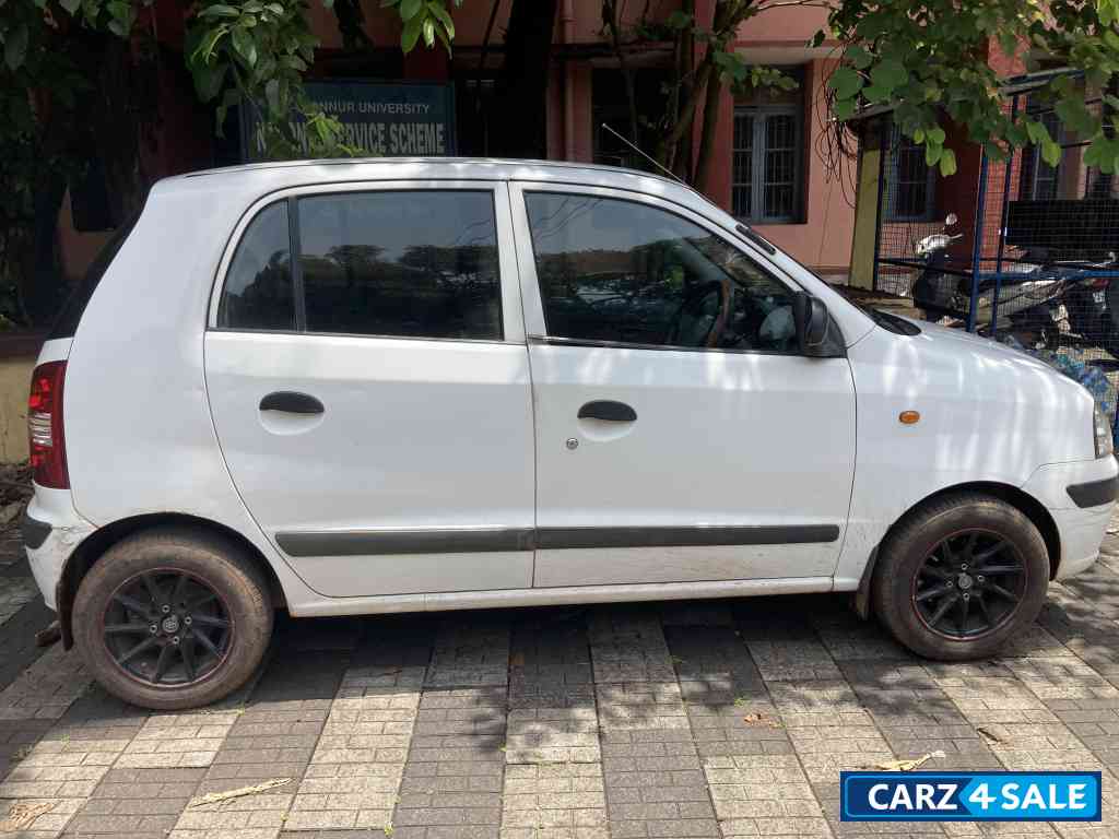 White Hyundai Santro Xing GLS