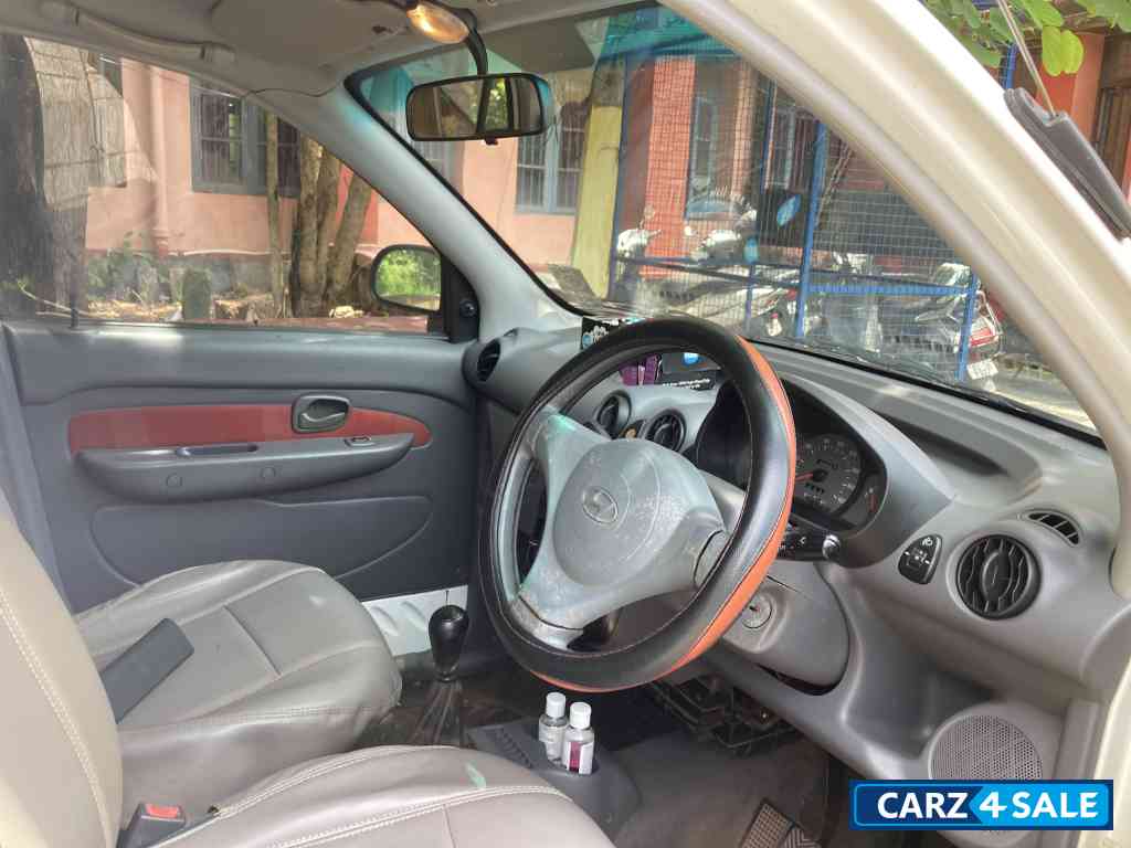 White Hyundai Santro Xing GLS