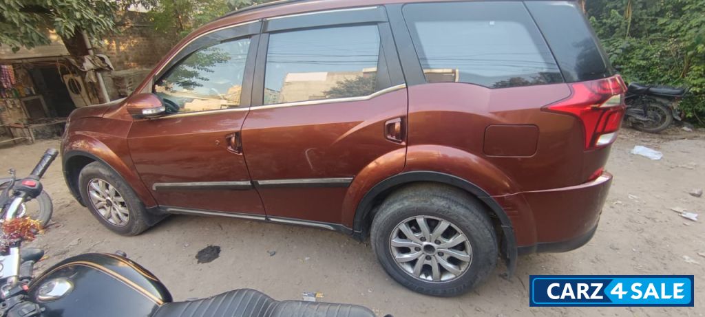 Mystic Copper Mahindra XUV 500 W7