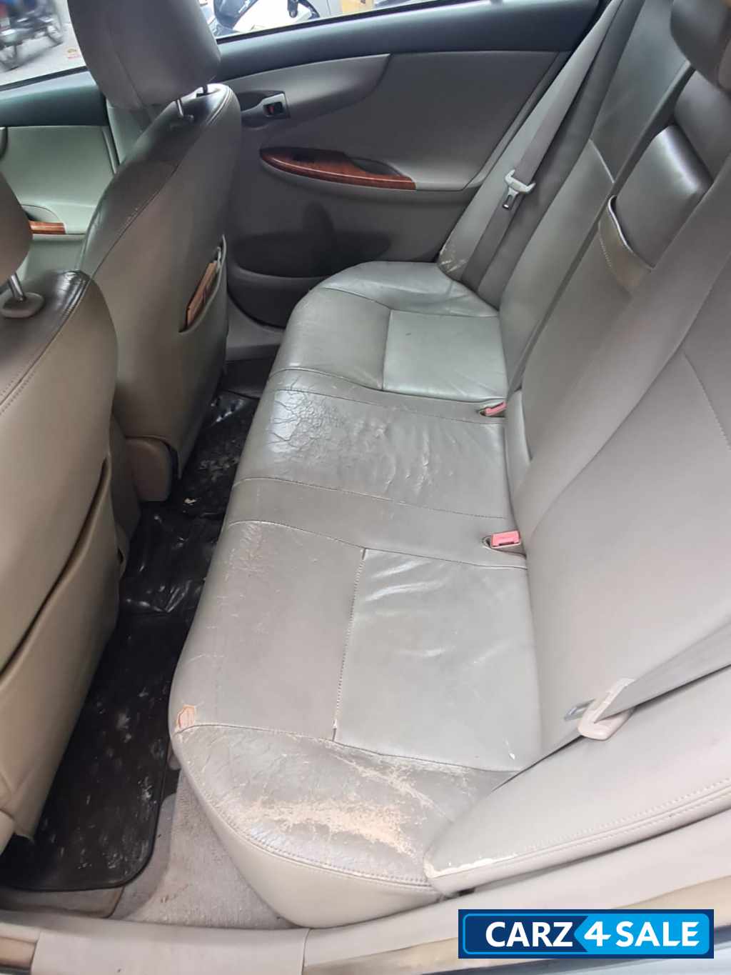 Toyota Corolla Altis v