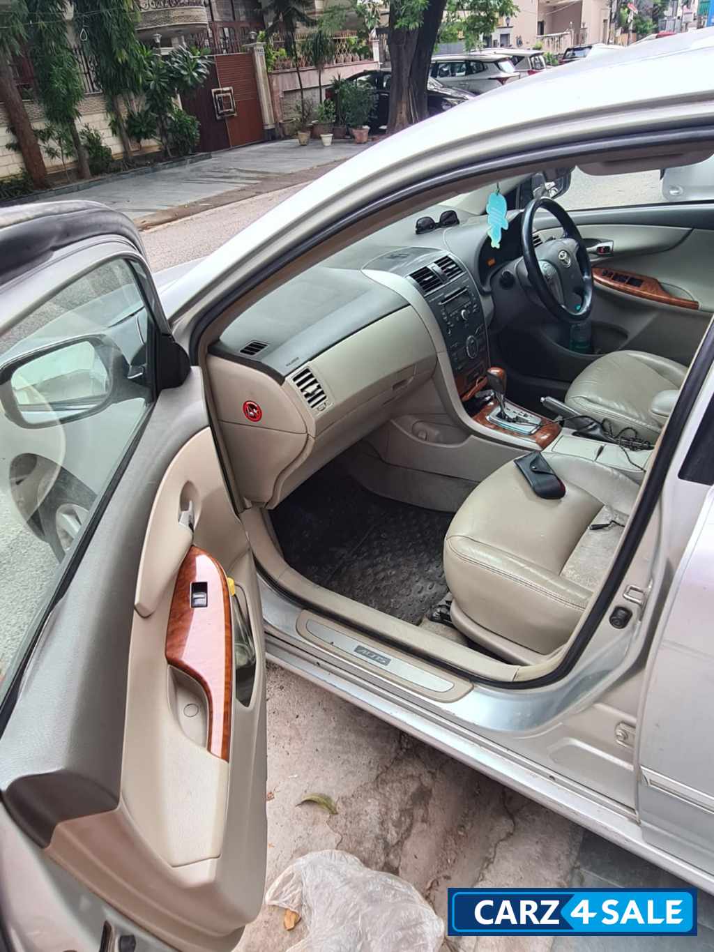 Toyota Corolla Altis v