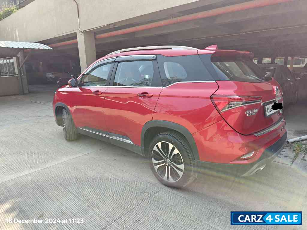 Red MG Hector Plus Smart 2.0 Diesel 7 Seater