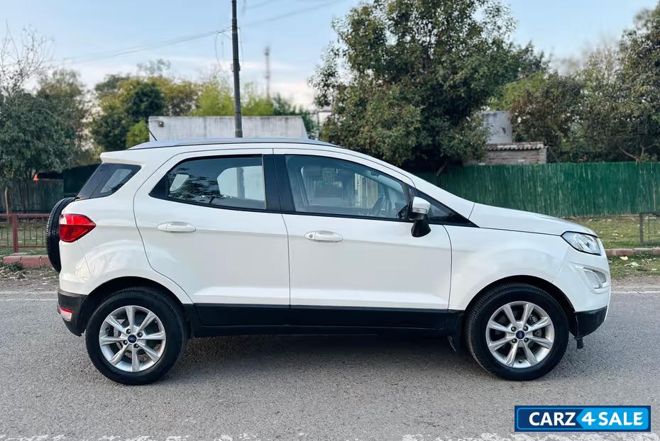 Ford Ecosport 1.5(D) TITANIUM MT