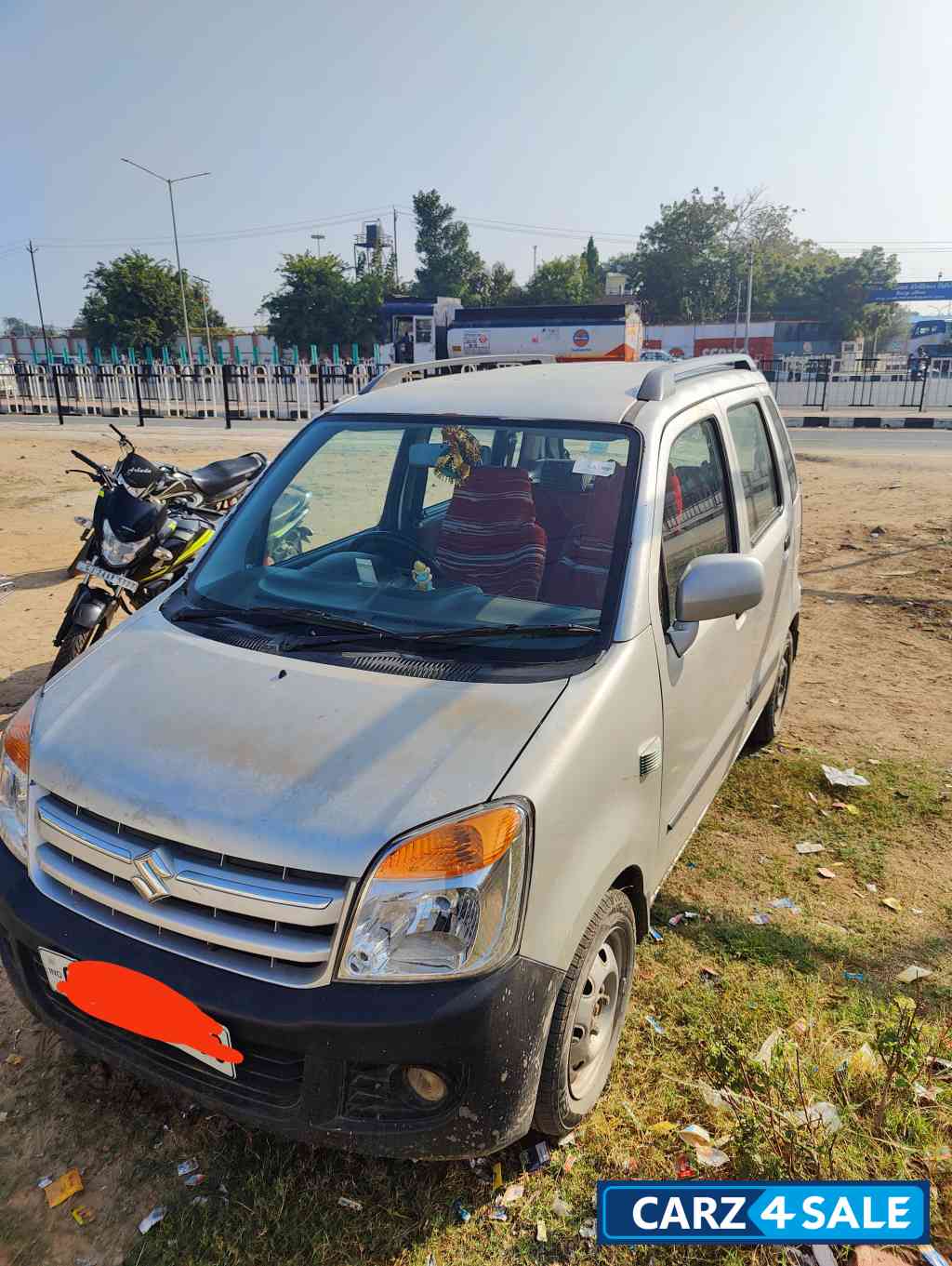 Silver Maruti Suzuki Wagon R 1.1 Vxi minor