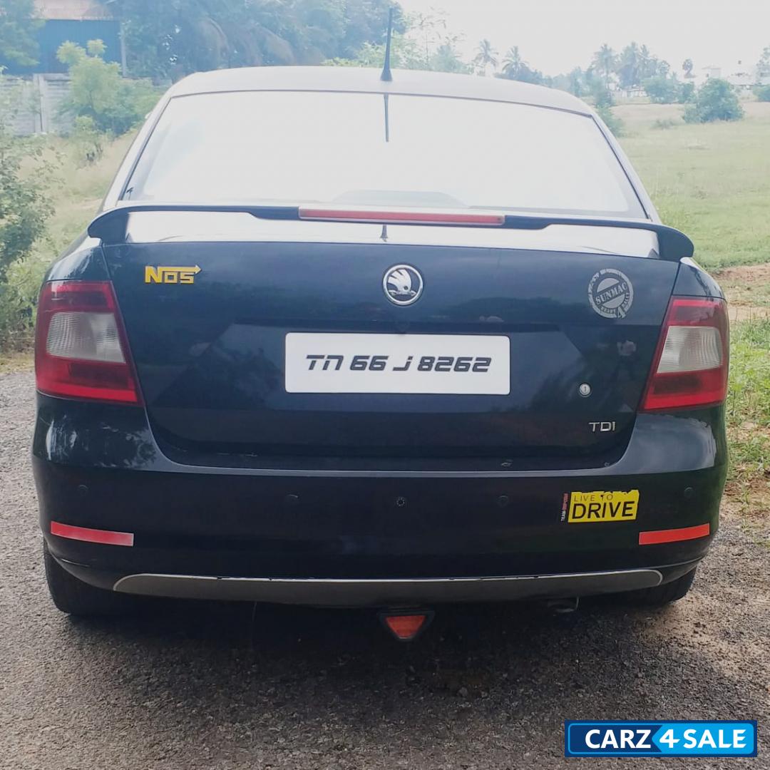 Black Skoda Rapid 1.5 TDI CR Style Plus AT Black Skoda Rapid 1.5 TDI CR Style Plus AT