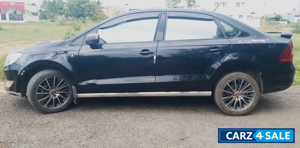 Black Skoda Rapid 1.5 TDI CR Style Plus AT Black Skoda Rapid 1.5 TDI CR Style Plus AT