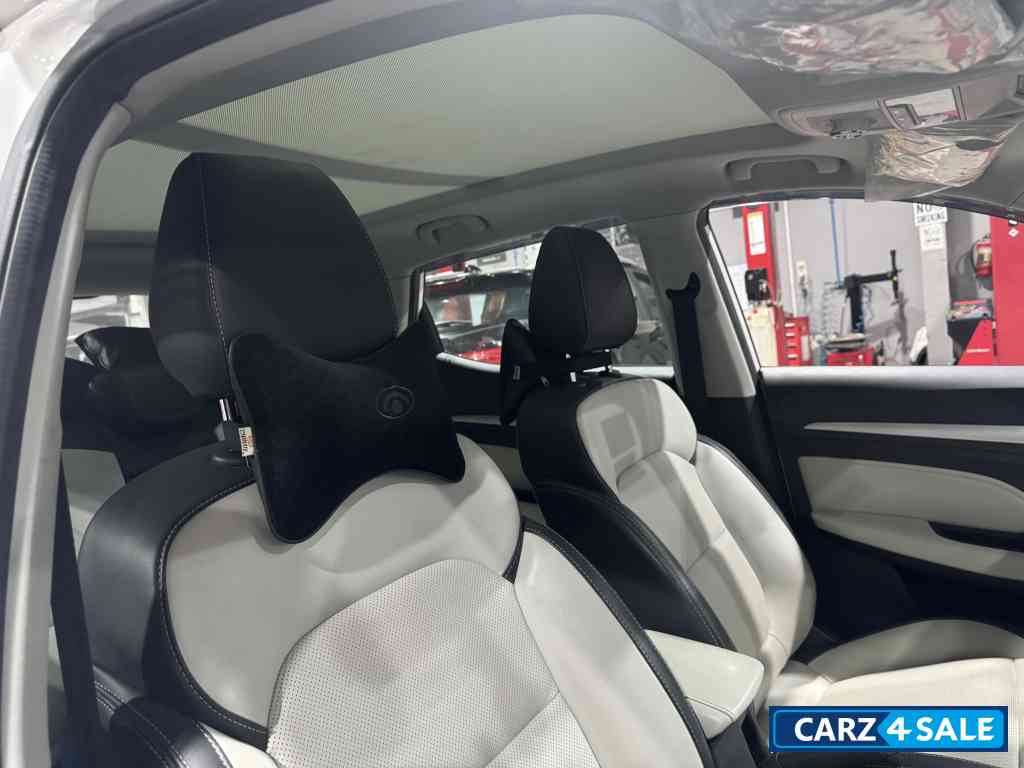 MG Astor Sharp 1.5 MT