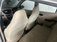 White Hyundai i10 Era