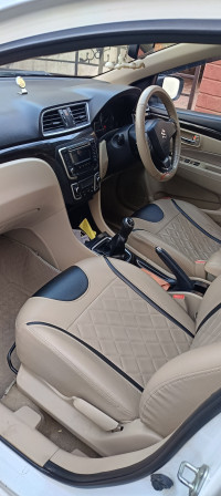 White Maruti Suzuki Ciaz