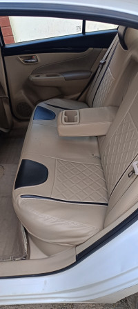 White Maruti Suzuki Ciaz