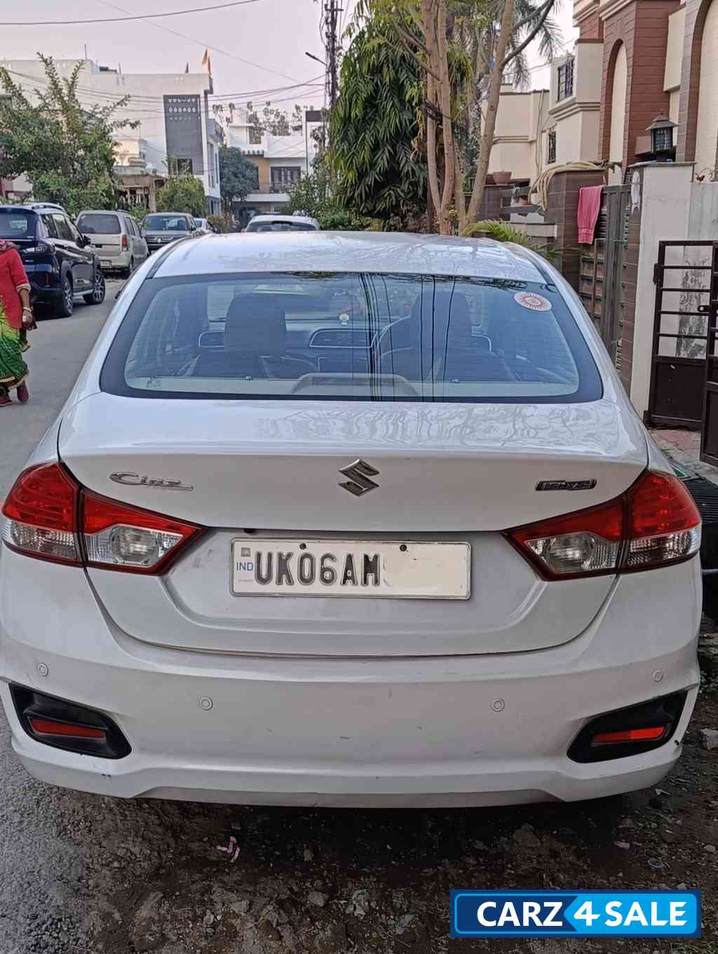 White Maruti Suzuki Ciaz