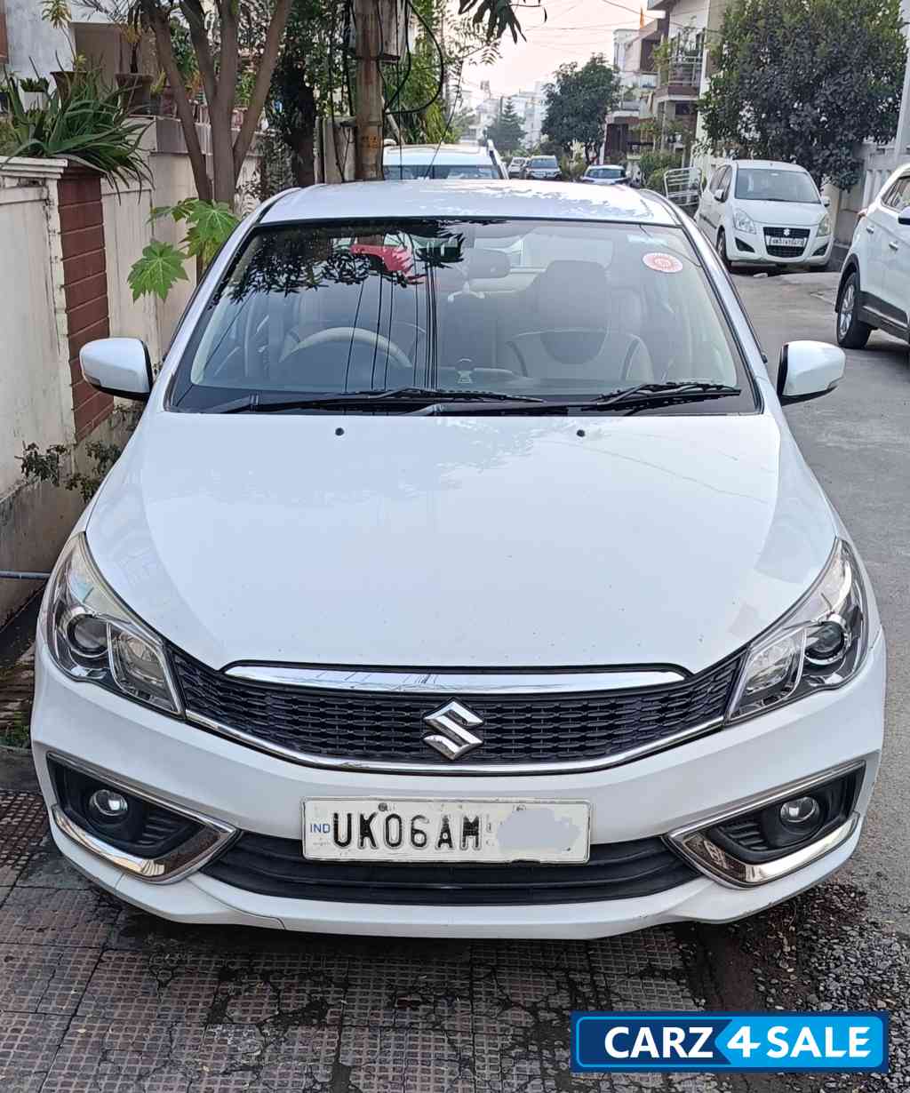 White Maruti Suzuki Ciaz