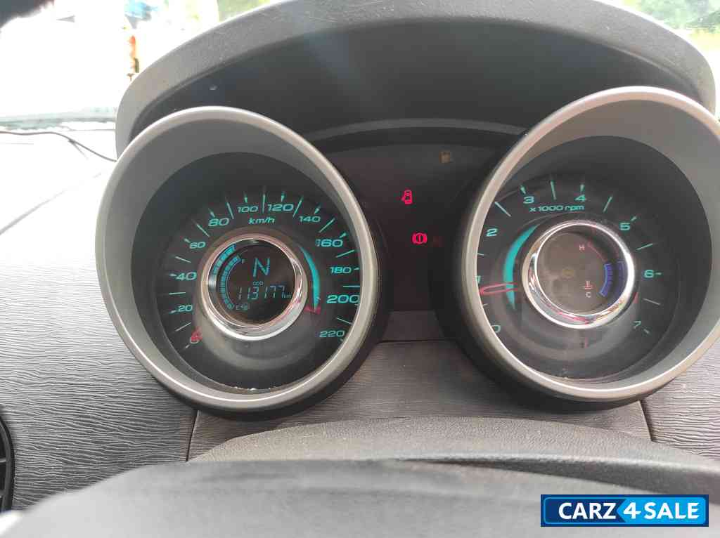 Silver Mahindra XUV 500 W6