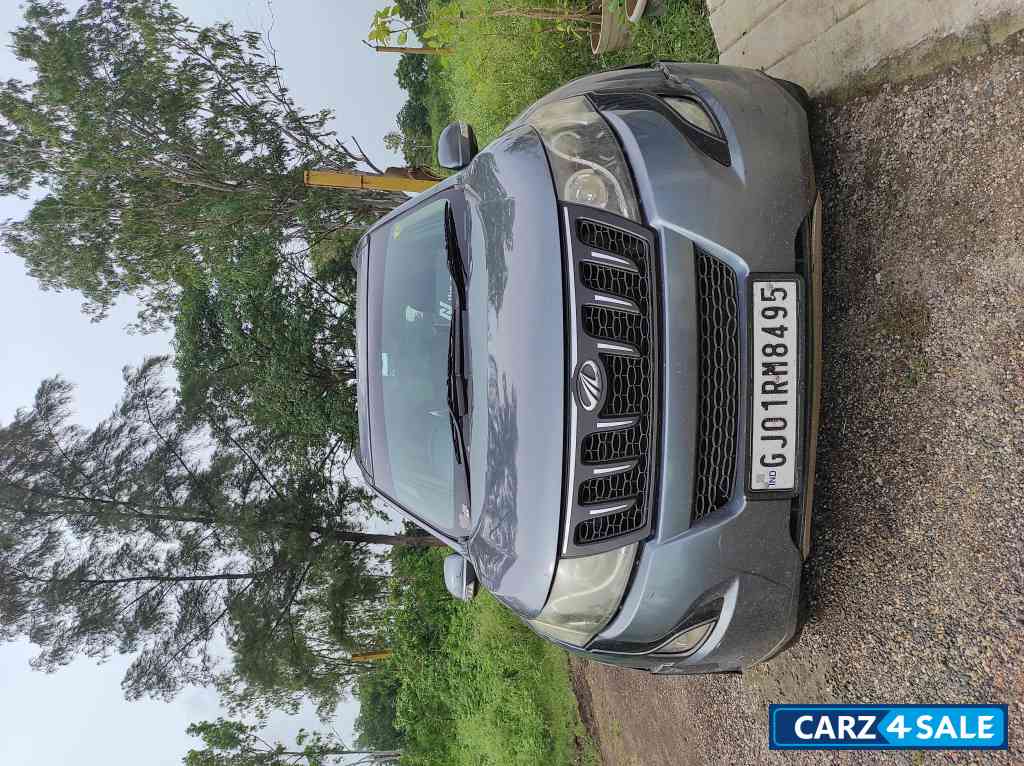 Silver Mahindra XUV 500 W6