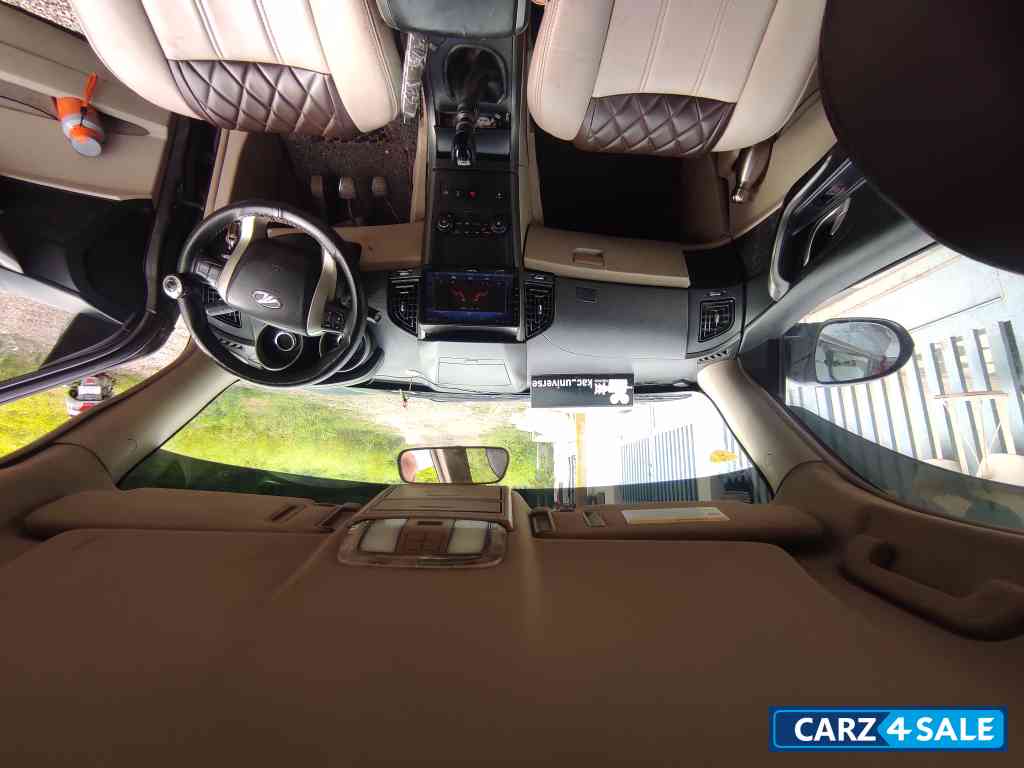 Silver Mahindra XUV 500 W6