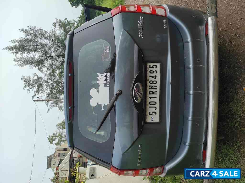 Silver Mahindra XUV 500 W6