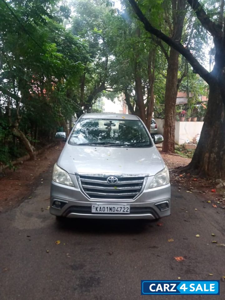 Silver Toyota Innova 2.5 GX