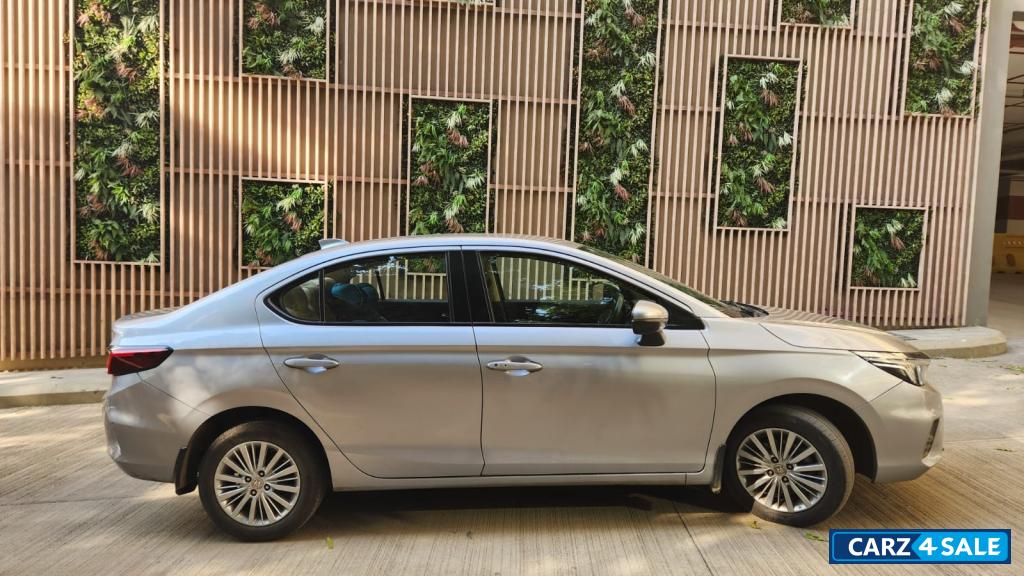 Honda City V CVT Automatic