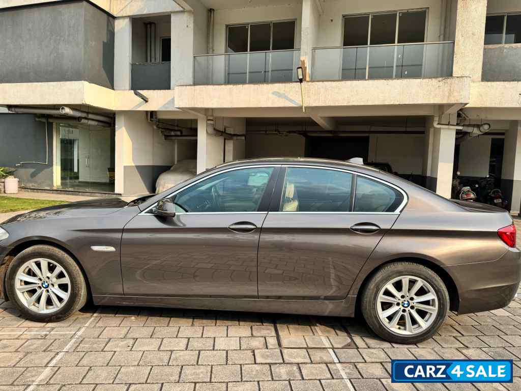 Gray BMW 5-Series 520d