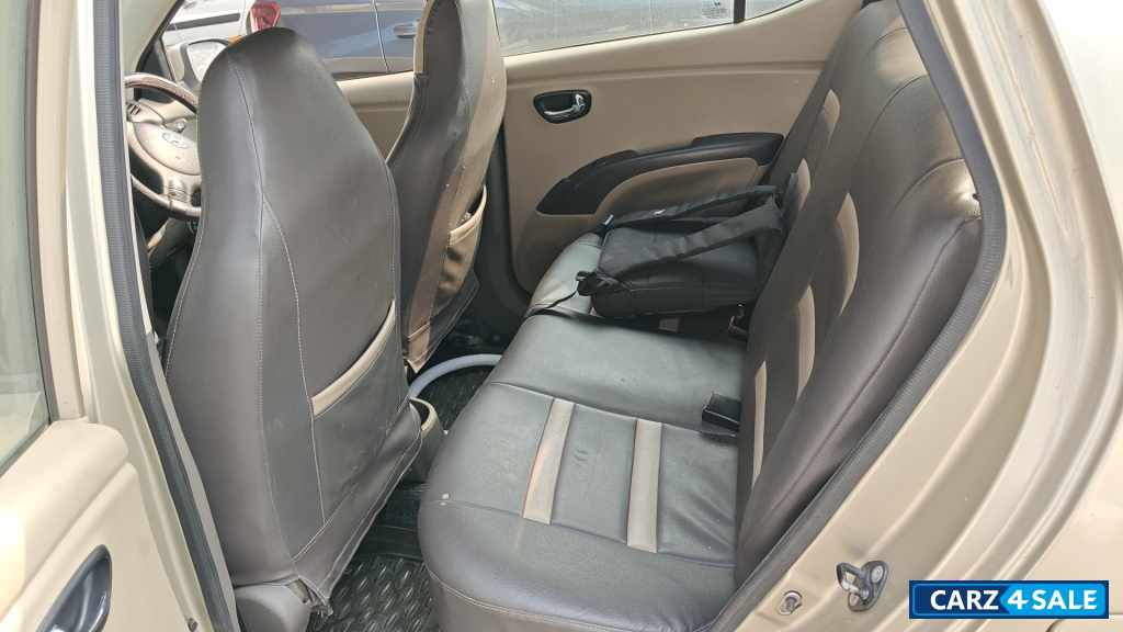 Beige Hyundai i10 Magna