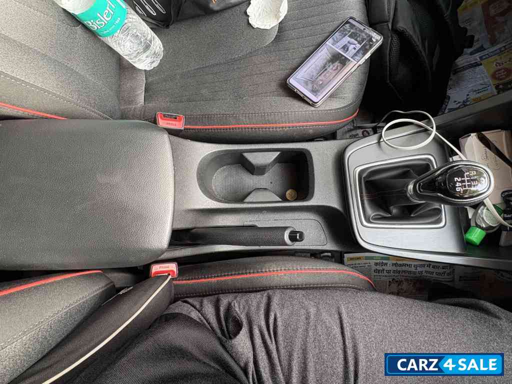 White Dual Tone Hyundai Creta Knight S Plus Petrol 1.5