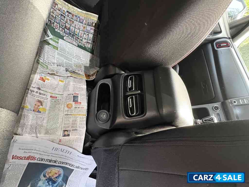 White Dual Tone Hyundai Creta Knight S Plus Petrol 1.5