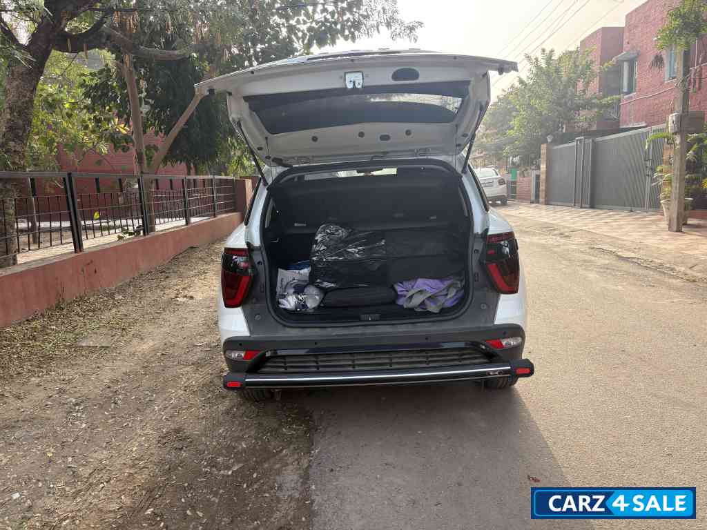 White Dual Tone Hyundai Creta Knight S Plus Petrol 1.5