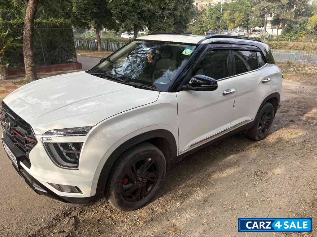 White Dual Tone Hyundai Creta Knight S Plus Petrol 1.5