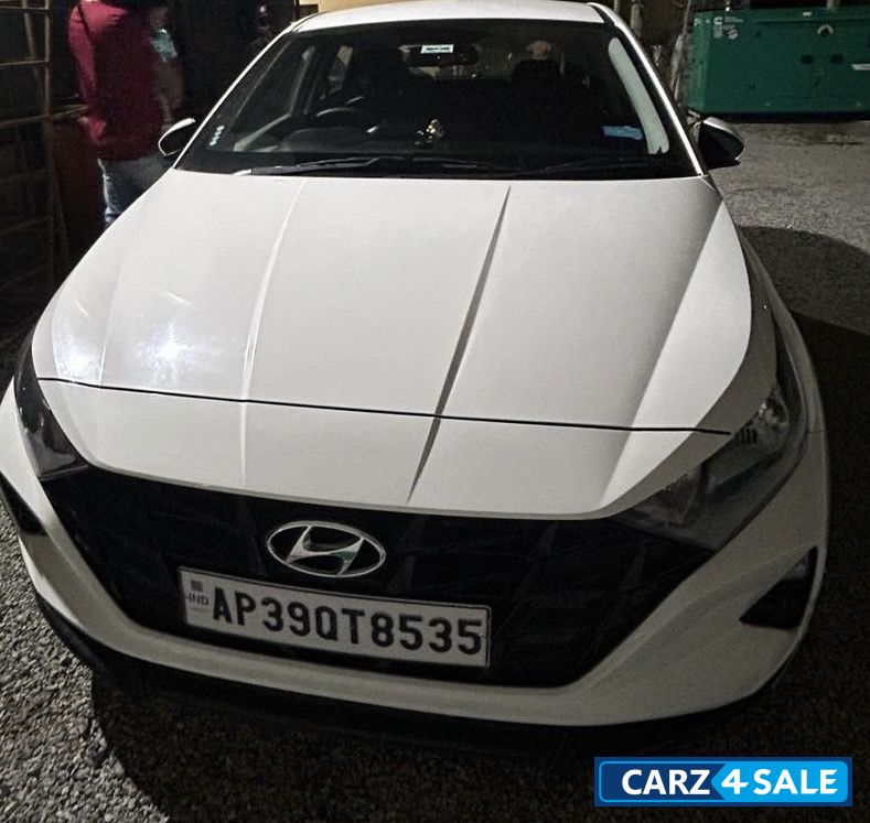 Hyundai i20 SportZ IVT
